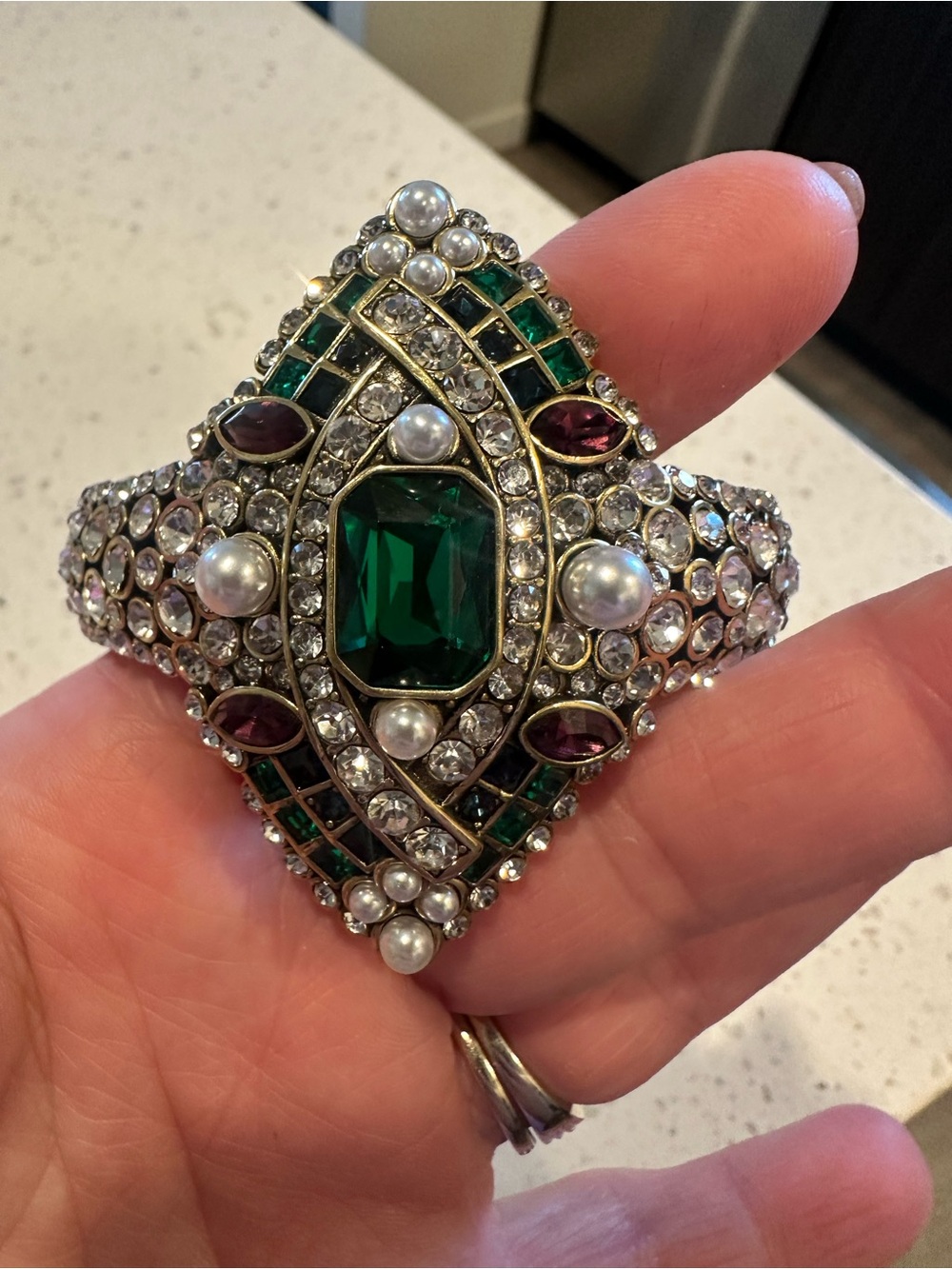 HEIDI DAUS®"From The Vault" Crystal Art Deco Bracelet
B7446-001SM